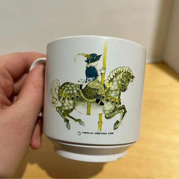 American Greetings 1972 Plastic Holly Hobbie Mugs Cups Lot Of 2 - Picture 7 of 14